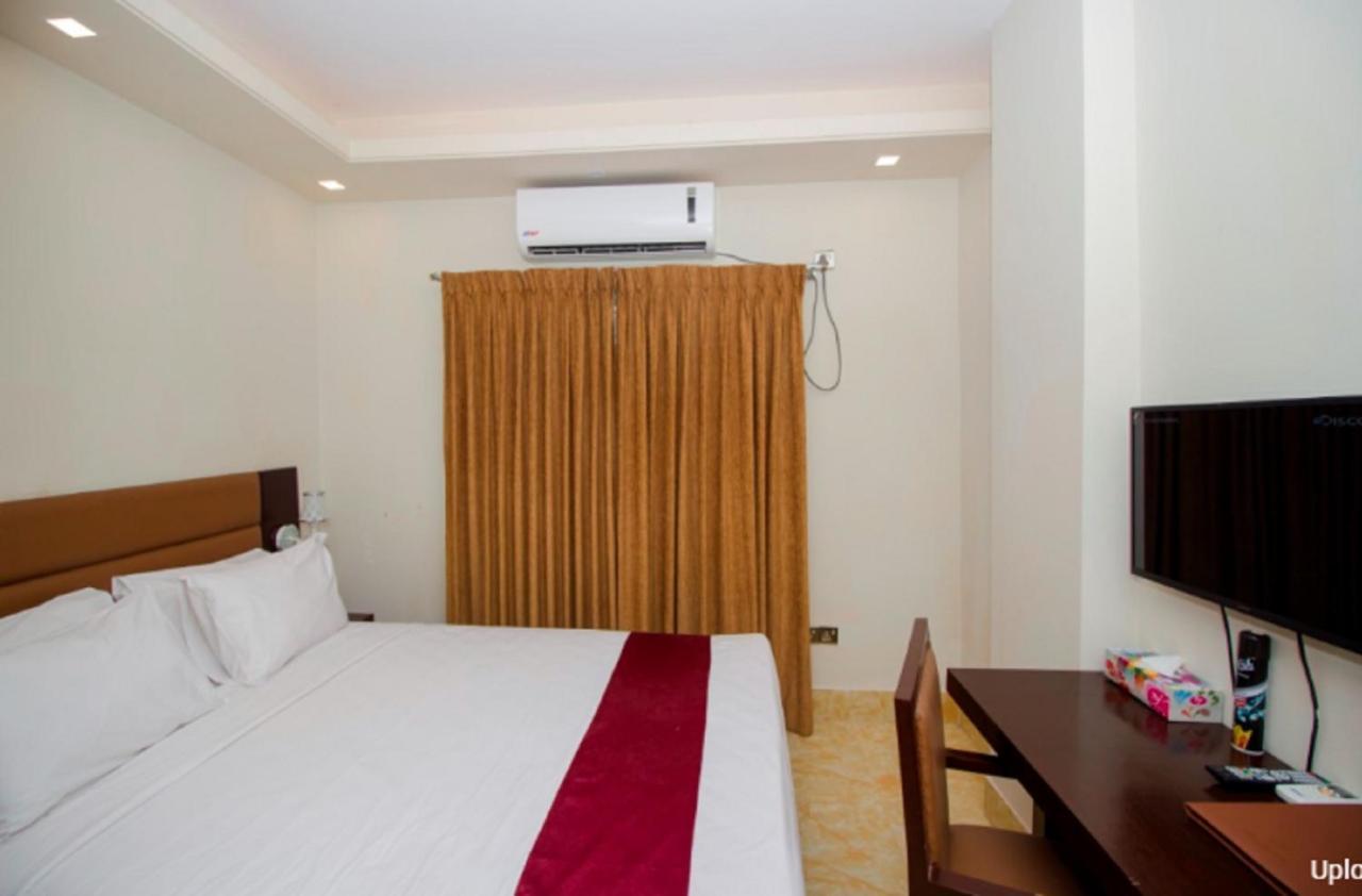 Hotel Gulshan Lake View Dhaka Esterno foto
