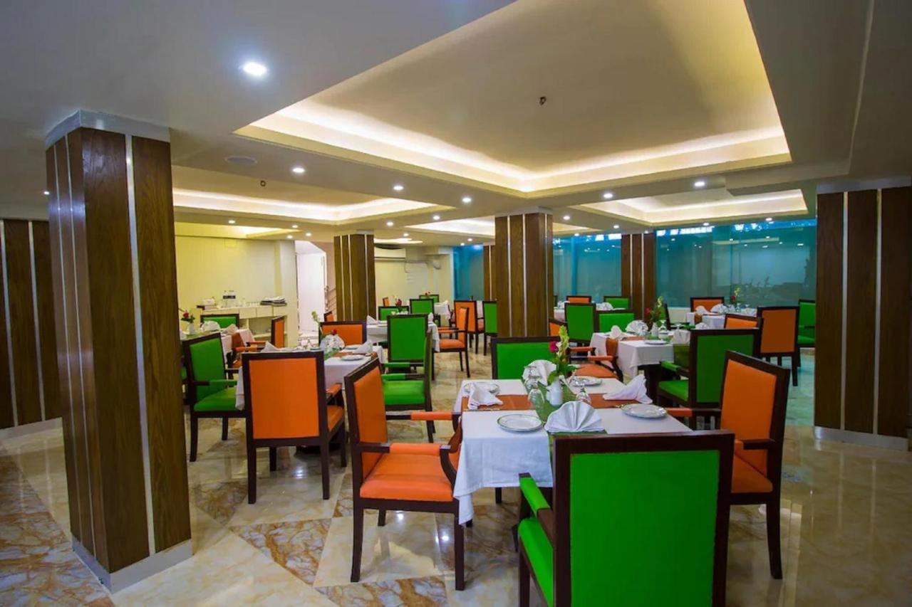 Hotel Gulshan Lake View Dhaka Esterno foto